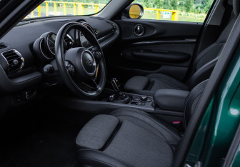 Подержанный автомобиль MINI Clubman Wagon 2019 года (12 фото)