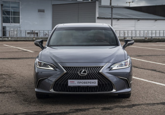 Подержанный автомобиль Lexus ES 2021 года (3 фото)