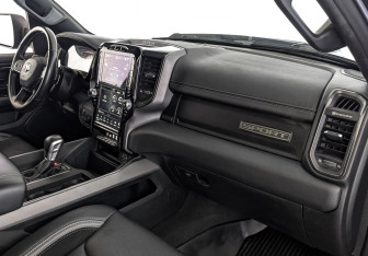 Подержанный автомобиль Dodge Durango 2022 года (13 фото)