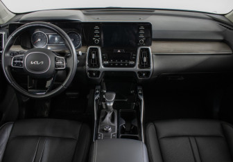 Подержанный автомобиль Kia Sorento 2022 года (12 фото)