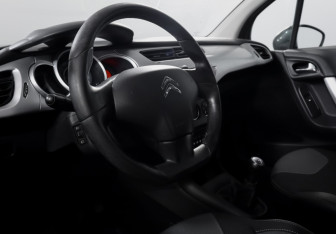 Подержанный автомобиль Citroen C3 Hatchback 2012 года (14 фото)
