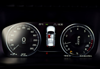 Подержанный автомобиль Volvo XC90 2017 года (13 фото)