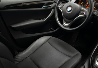 Подержанный автомобиль BMW X1 2012 года (20 фото)