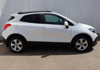 Подержанный автомобиль Opel Mokka 2015 года (7 фото)