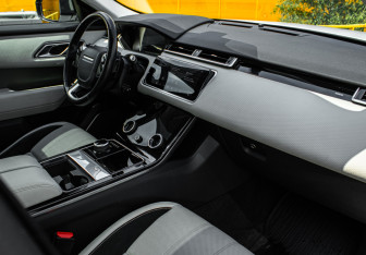 Подержанный автомобиль Land Rover Range Rover Velar 2017 года (9 фото)