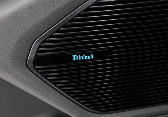 Подержанный автомобиль Jeep Grand Cherokee 2022 года (18 фото)