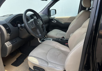 Подержанный автомобиль Nissan Pathfinder 2010 года (9 фото)