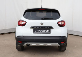 Подержанный автомобиль Renault Kaptur 2017 года (5 фото)