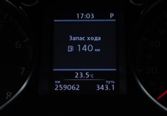 Подержанный автомобиль Volkswagen Passat Wagon 2013 года (12 фото)