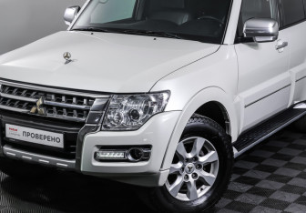 Подержанный автомобиль Mitsubishi Pajero 2021 года (25 фото)