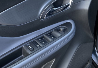 Подержанный автомобиль Opel Mokka 2014 года (17 фото)