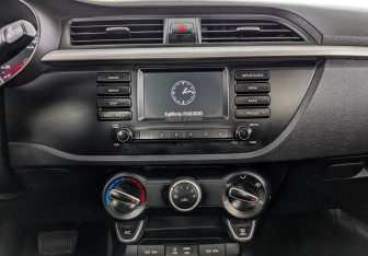 Подержанный автомобиль Kia Rio Hatchback 2020 года (15 фото)