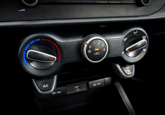 Подержанный автомобиль Kia Rio Hatchback 2021 года (26 фото)