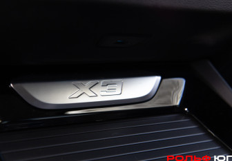 Подержанный автомобиль BMW X3 2019 года (25 фото)