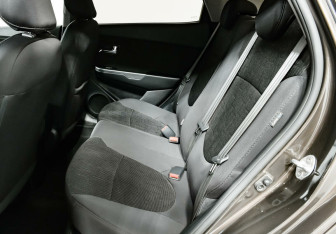 Подержанный автомобиль Kia Rio Sedan 2016 года (12 фото)