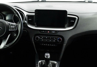 Подержанный автомобиль Kia Ceed Wagon 2020 года (14 фото)