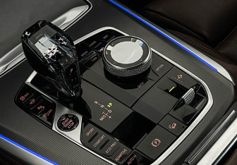 Подержанный автомобиль BMW X5 2020 года (19 фото)