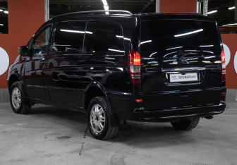 Подержанный автомобиль Mercedes-Benz Viano 2011 года (7 фото)