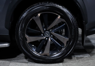 Подержанный автомобиль Lexus NX 2021 года (15 фото)