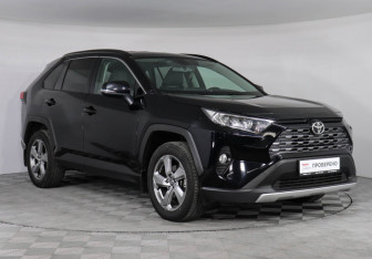 Подержанный автомобиль Toyota RAV4 2021 года (3 фото)