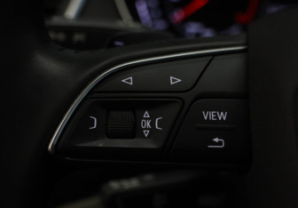 Подержанный автомобиль Audi Q5 2018 года (11 фото)
