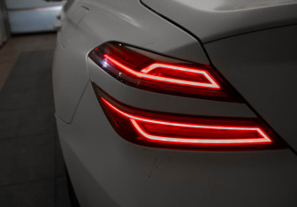 Подержанный автомобиль Genesis G70 2021 года (32 фото)