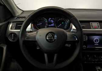 Подержанный автомобиль Skoda Rapid Liftback 2019 года (20 фото)