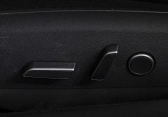 Подержанный автомобиль Tesla Model 3 2021 года (17 фото)