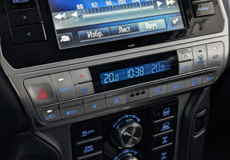 Подержанный автомобиль Toyota Land Cruiser Prado 2019 года (21 фото)