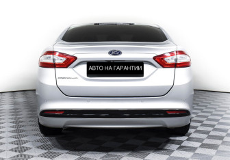 Подержанный автомобиль Ford Mondeo Sedan 2015 года (6 фото)
