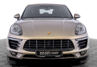 Подержанный автомобиль Porsche Macan 2016 года (2 фото)