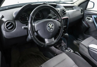 Подержанный автомобиль Renault Duster 2014 года (7 фото)