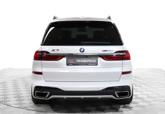 Подержанный автомобиль BMW X7 2020 года (6 фото)