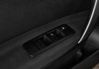 Подержанный автомобиль Nissan Qashqai 2010 года (8 фото)