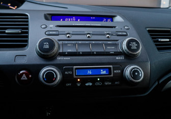 Подержанный автомобиль Honda Civic Sedan 2008 года (11 фото)