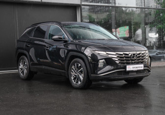 Подержанный автомобиль Hyundai Tucson 2022 года (3 фото)