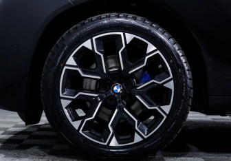 Подержанный автомобиль BMW X3 2024 года (15 фото)