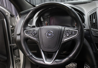 Подержанный автомобиль Opel Insignia Sedan 2013 года (18 фото)