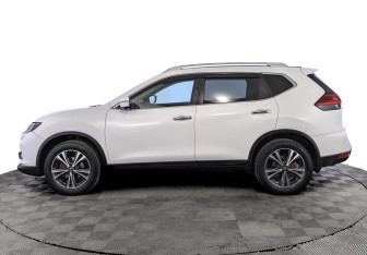 Подержанный автомобиль Nissan X-Trail 2019 года (8 фото)