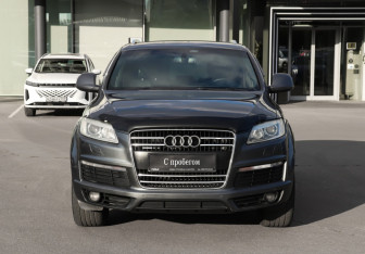Подержанный автомобиль Audi Q7 2007 года (2 фото)