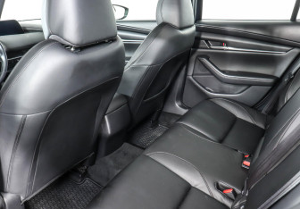 Подержанный автомобиль Mazda 3 Sedan 2020 года (11 фото)