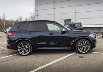 Подержанный автомобиль BMW X5 2018 года (5 фото)