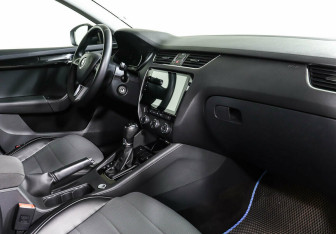 Подержанный автомобиль Skoda Octavia Liftback 2015 года (8 фото)