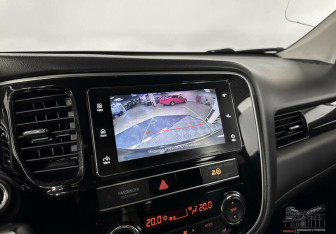 Подержанный автомобиль Mitsubishi Outlander 2019 года (13 фото)