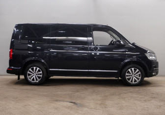 Подержанный автомобиль Volkswagen Caravelle 2017 года (5 фото)