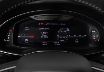 Подержанный автомобиль Audi Q8 2020 года (12 фото)