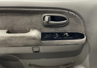 Подержанный автомобиль Hyundai Trajet 2007 года (17 фото)