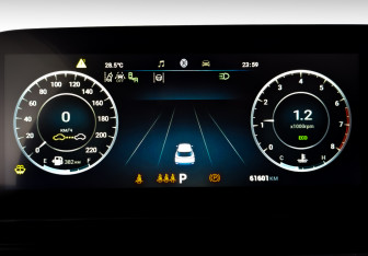 Подержанный автомобиль Omoda C5 2023 года (13 фото)