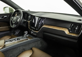 Подержанный автомобиль Volvo XC60 2021 года (9 фото)