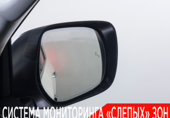 Подержанный автомобиль Toyota Land Cruiser Suv 2015 года (25 фото)
